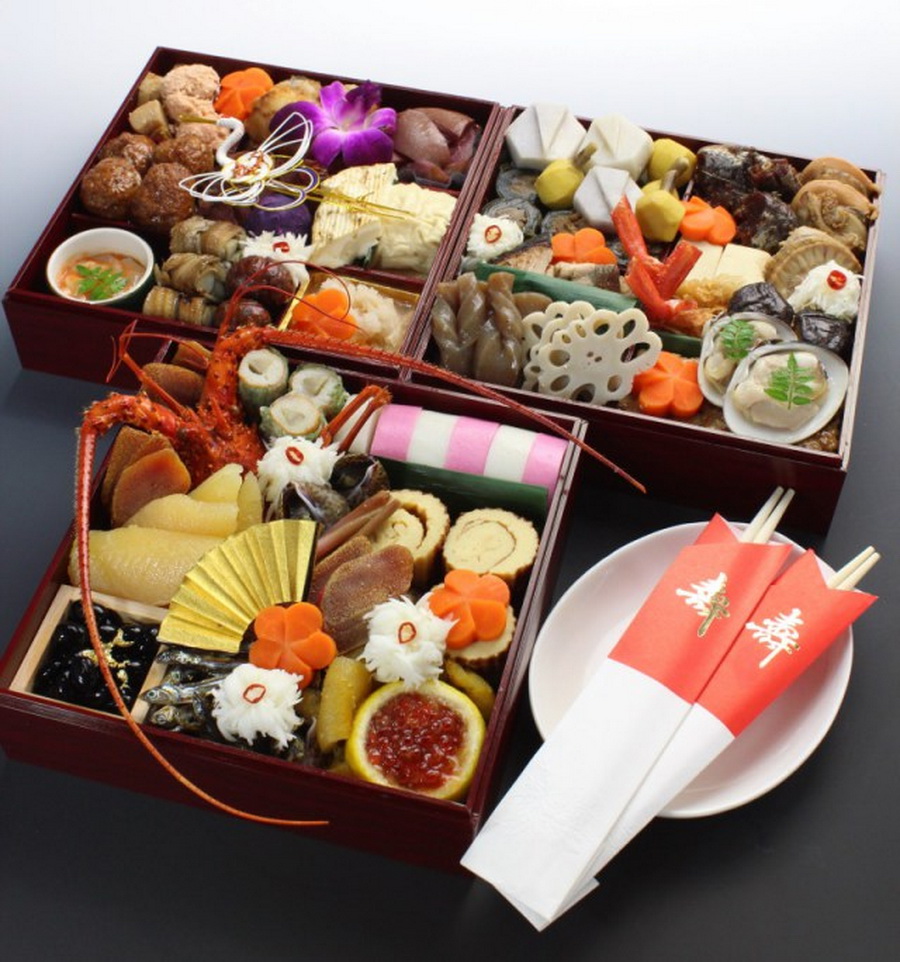 Những món ăn truyền thống Osechi-ryori được bày biện tinh tế vào dịp đầu năm, mang ý nghĩa cầu chúc một năm mới thịnh vượng và may mắn