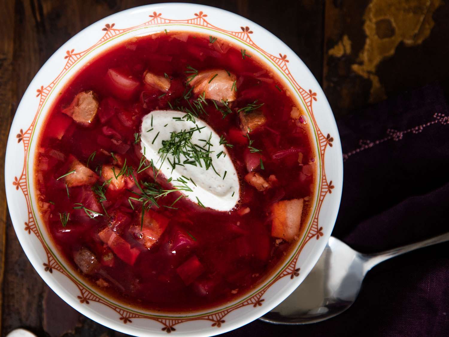 Món súp bí đỏ Borscht truyền thống của người Nga 