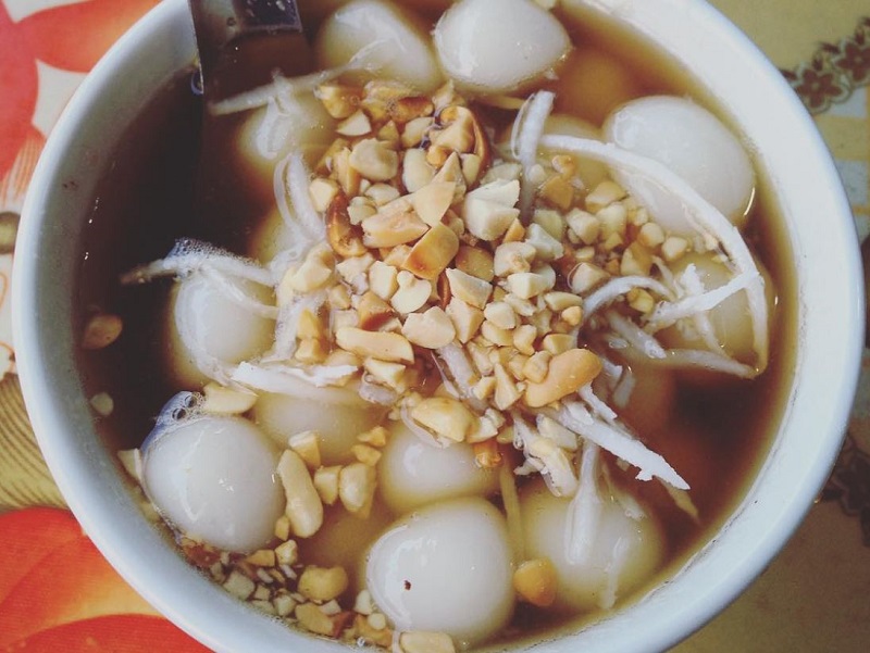Bát thắng dền nóng hổi với nước gừng cay ở Đồng Văn