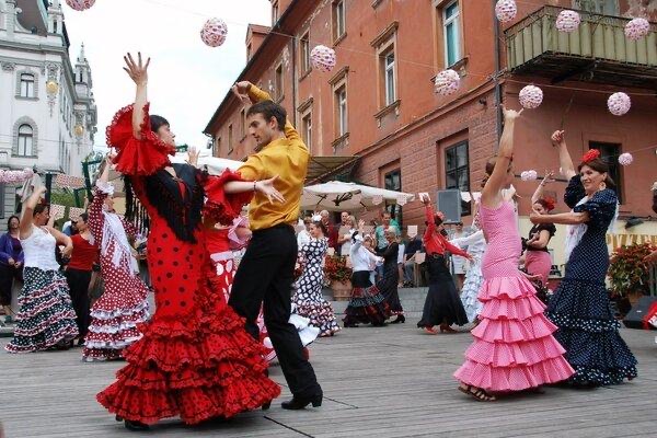 Điệu nhảy Flamenco trên đường phố Tây Ban Nha