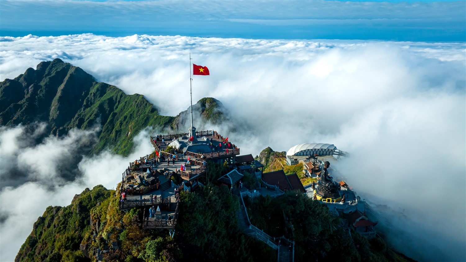 Biển mây trắng ở Nóc nhà Đông Dương