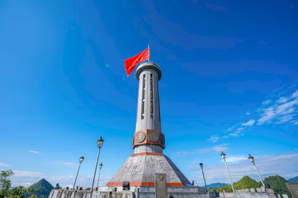 Cột cờ Lũng Cú – điểm cực Bắc Tổ quốc