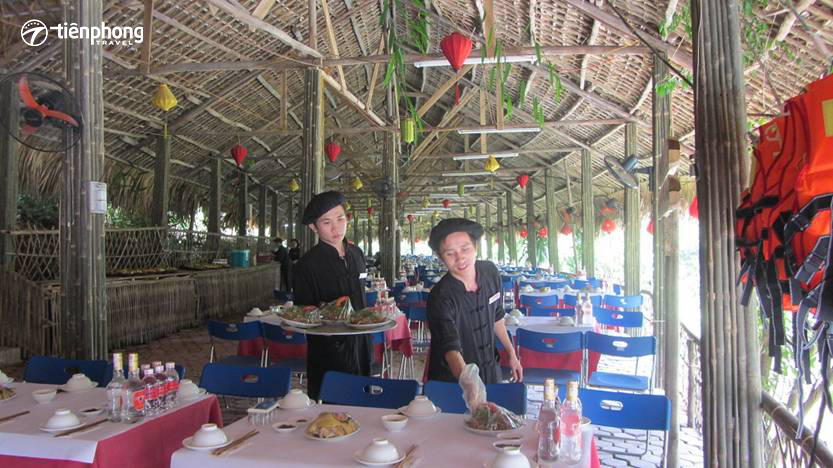 Làng nhà sàn Thái Hải - Du lịch Hang Hú - Tptravel
