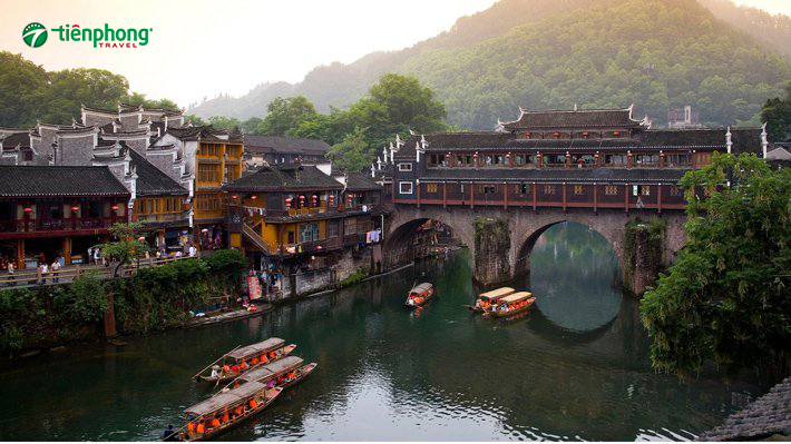 du lịch Phượng Hoàng cổ trấn - Top 23 địa điểm check in đẹp nhất