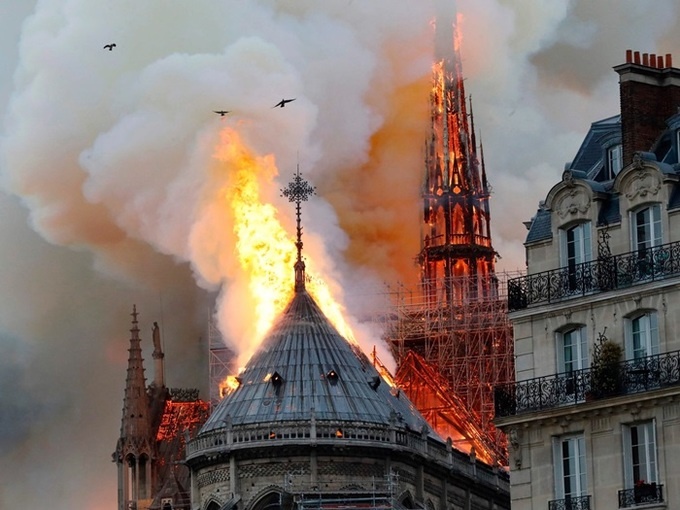 Nhà thờ đức bà paris còn lại gì sau đám cháy kinh hoàng