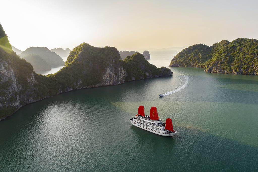 Tour Hạ Long du thuyền 4 sao - Tiên Phong Travel