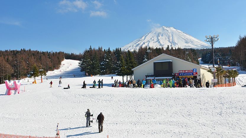 Trải nghiệm trượt tuyết tại Fujiten Snow Resort dưới chân núi Phú Sĩ