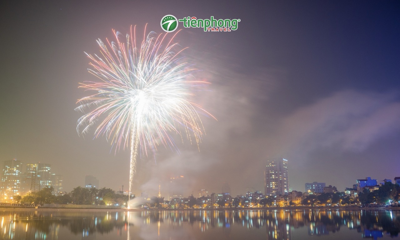 Ngắm pháo hoa tầm cao ở Hà Nội