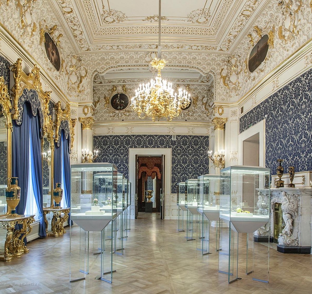 Quả trứng Fabergé lộng lẫy trong ánh sáng bảo tàng
