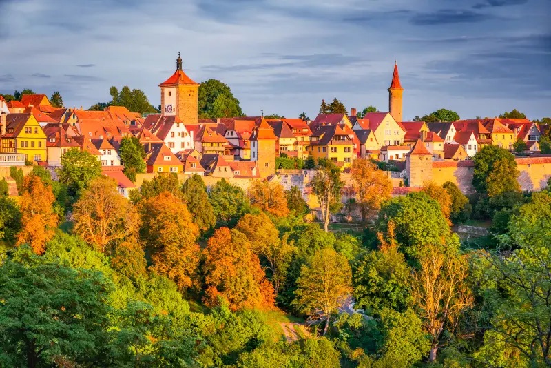 Rothenburg ob der Tauber- Điểm đến thơ mộng không thể bỏ qua khi thu về ở Đức