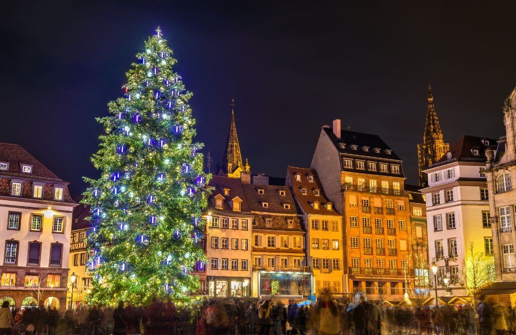 Strasbourg lung linh ánh đèn chào đón Giáng Sinh