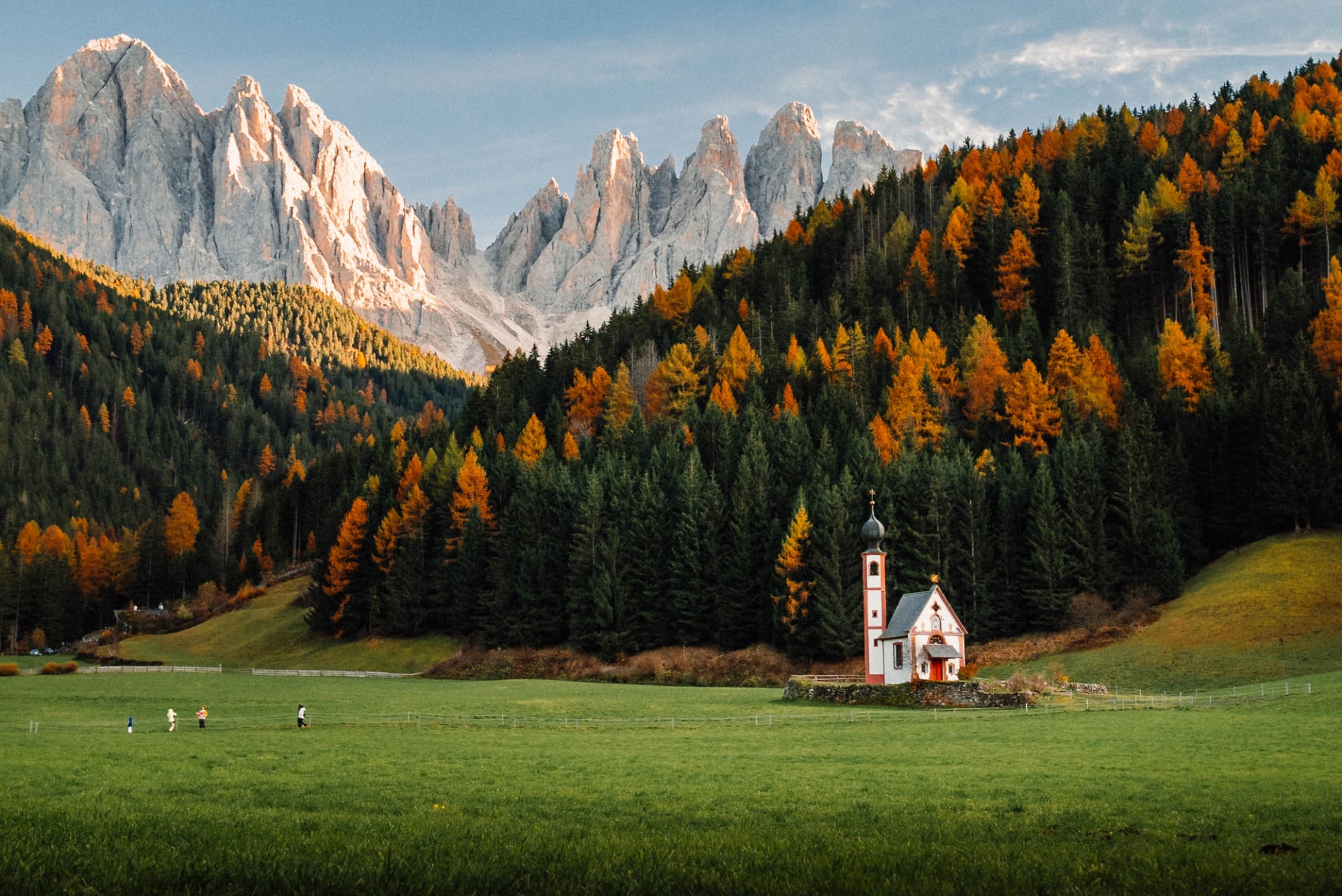 Thăm Dolomites vào mùa thu và trái tim bạn sẽ tan chảy