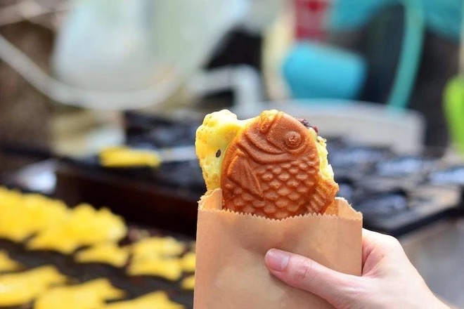 Thưởng thức bánh cá Nhật Bản