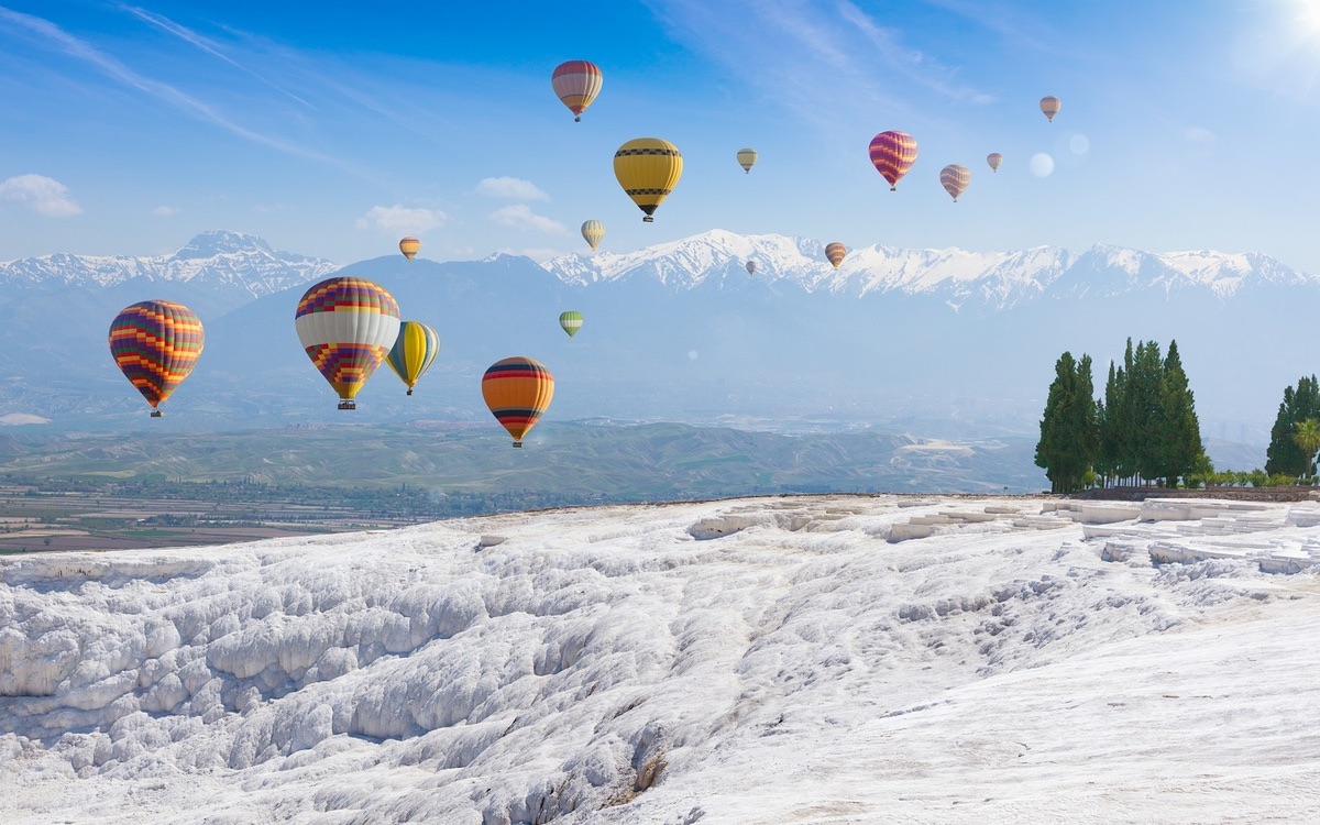 Trải nghiệm bay khinh khí cầu ở Pamukkale
