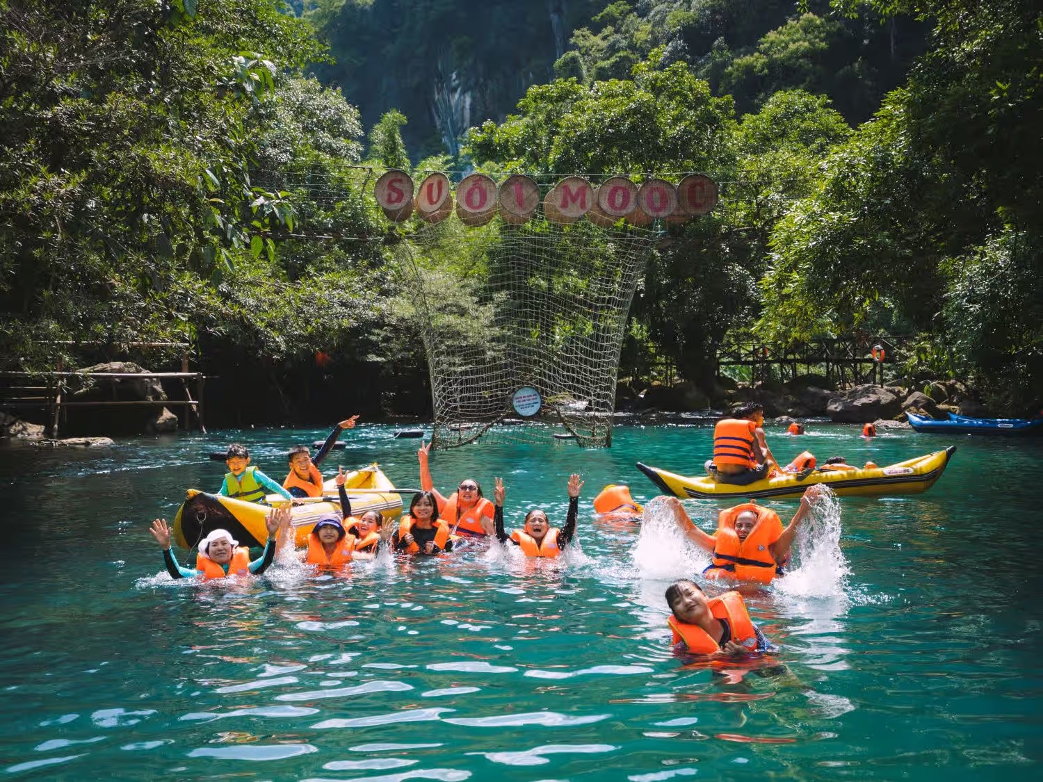 Trải nghiệm những hoạt động thú vị tại Suối Moọc