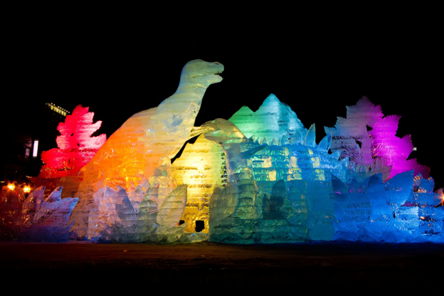 Trình chiếu ánh sáng mapping biến tượng tuyết thành sân khấu nghệ thuật