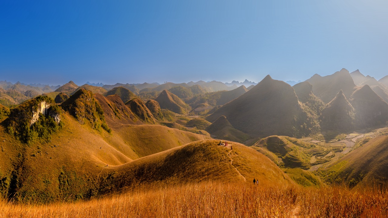View triệu đô ở Đồi cỏ cháy Ba Quáng