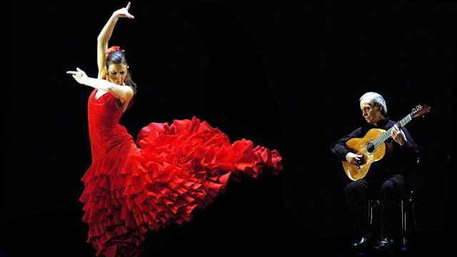 Vũ công Flamenco với điệu nhảy bùng cháy