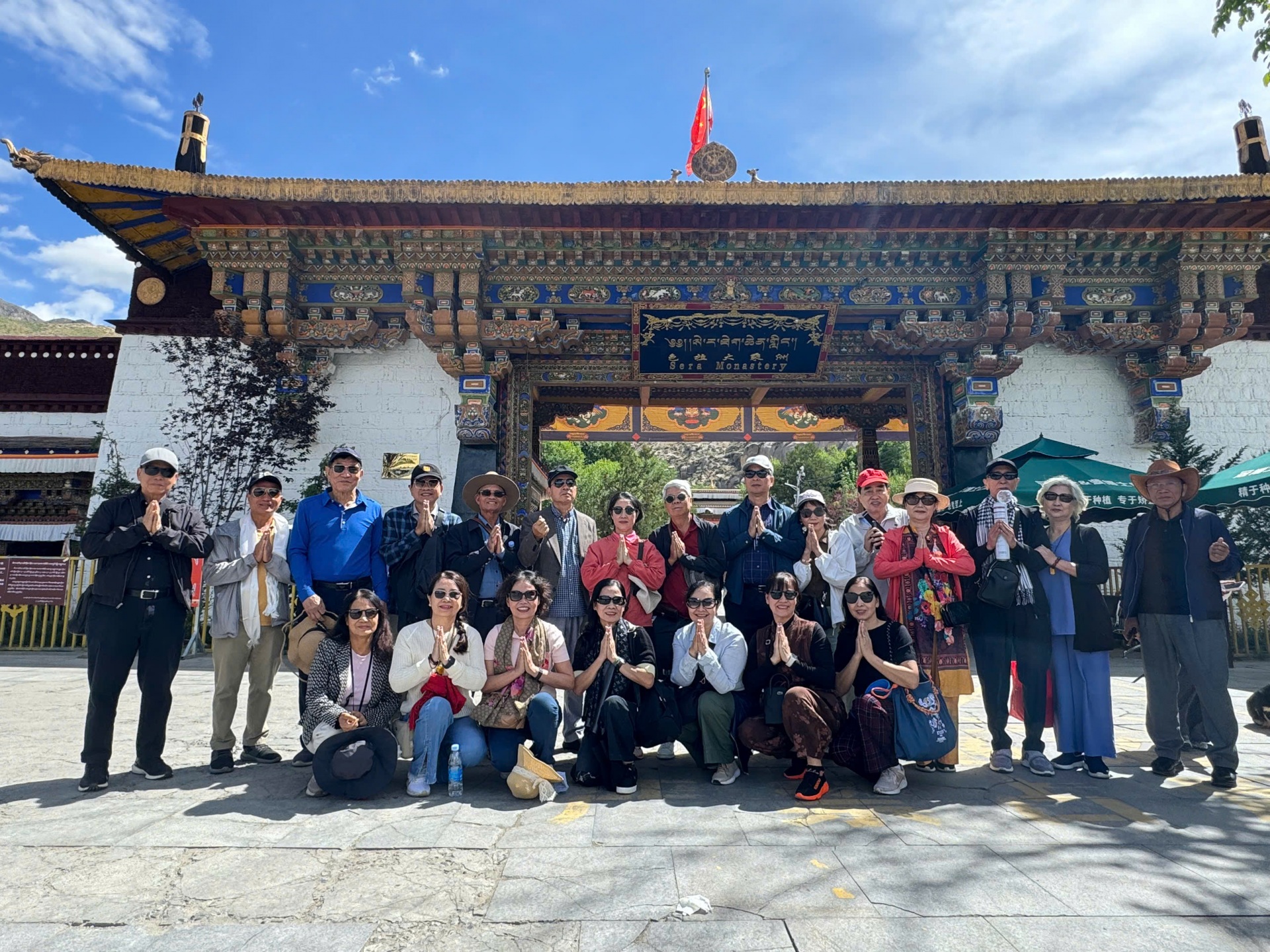 Ảnh đoàn du lịch Tây Tạng Tiên Phong Travel