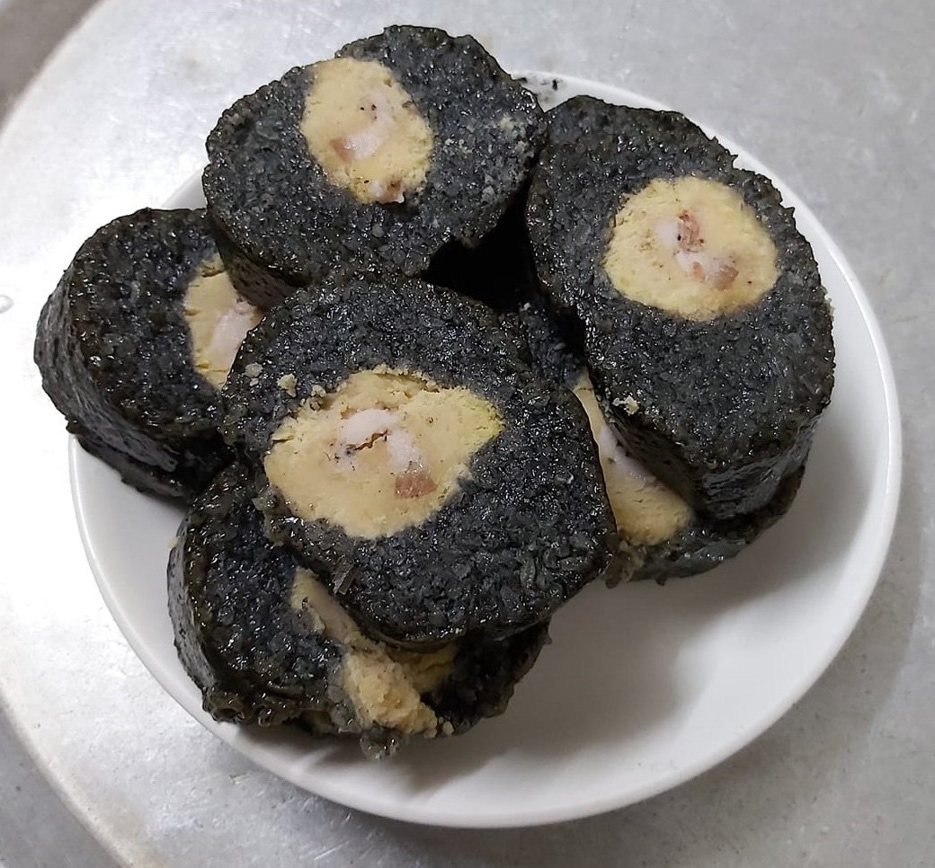 Hương vị khó cưỡng của bánh chưng đen