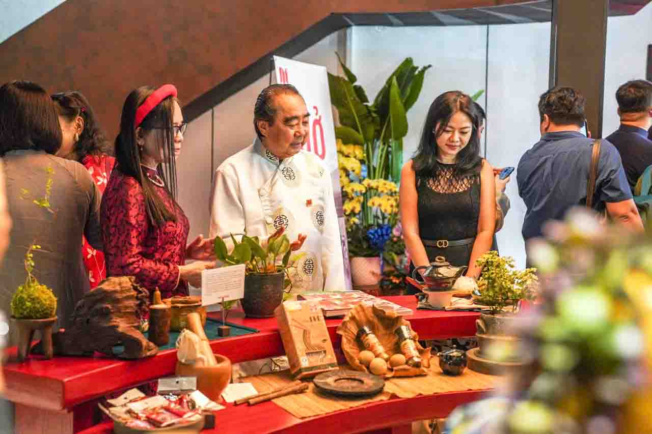 Du khách trải nghiệm văn hóa phở Việt