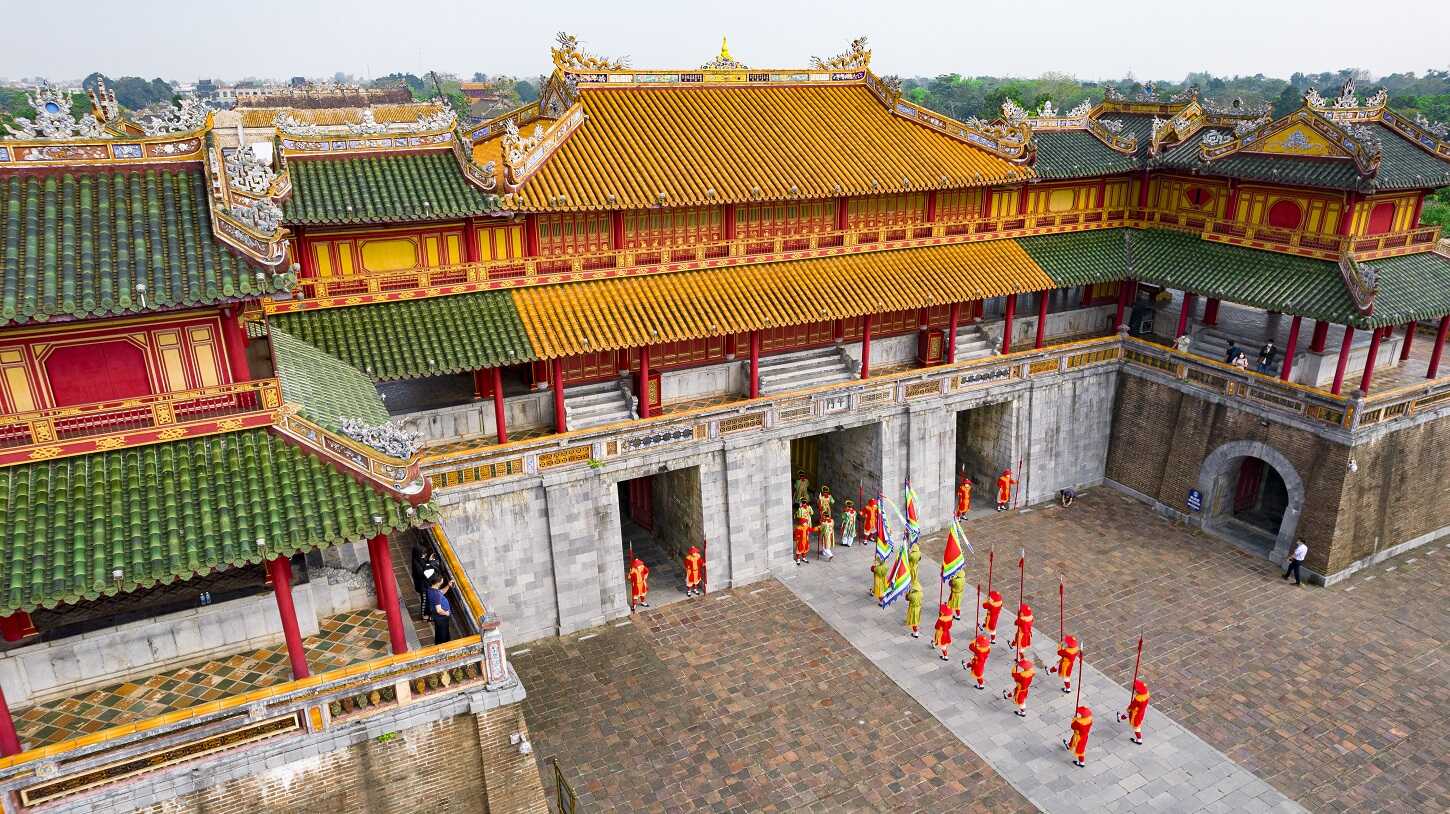 Đại Nội Huế trong buổi sáng vắng, không gian quyền lực xưa