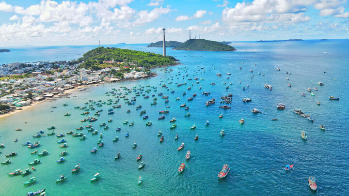 Biển xanh trong veo ở Phú Quốc