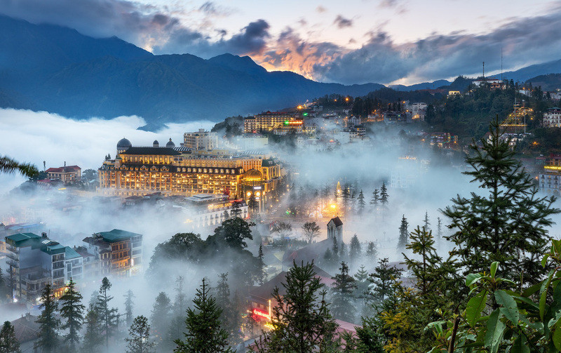 Sapa mờ ảo trong sương