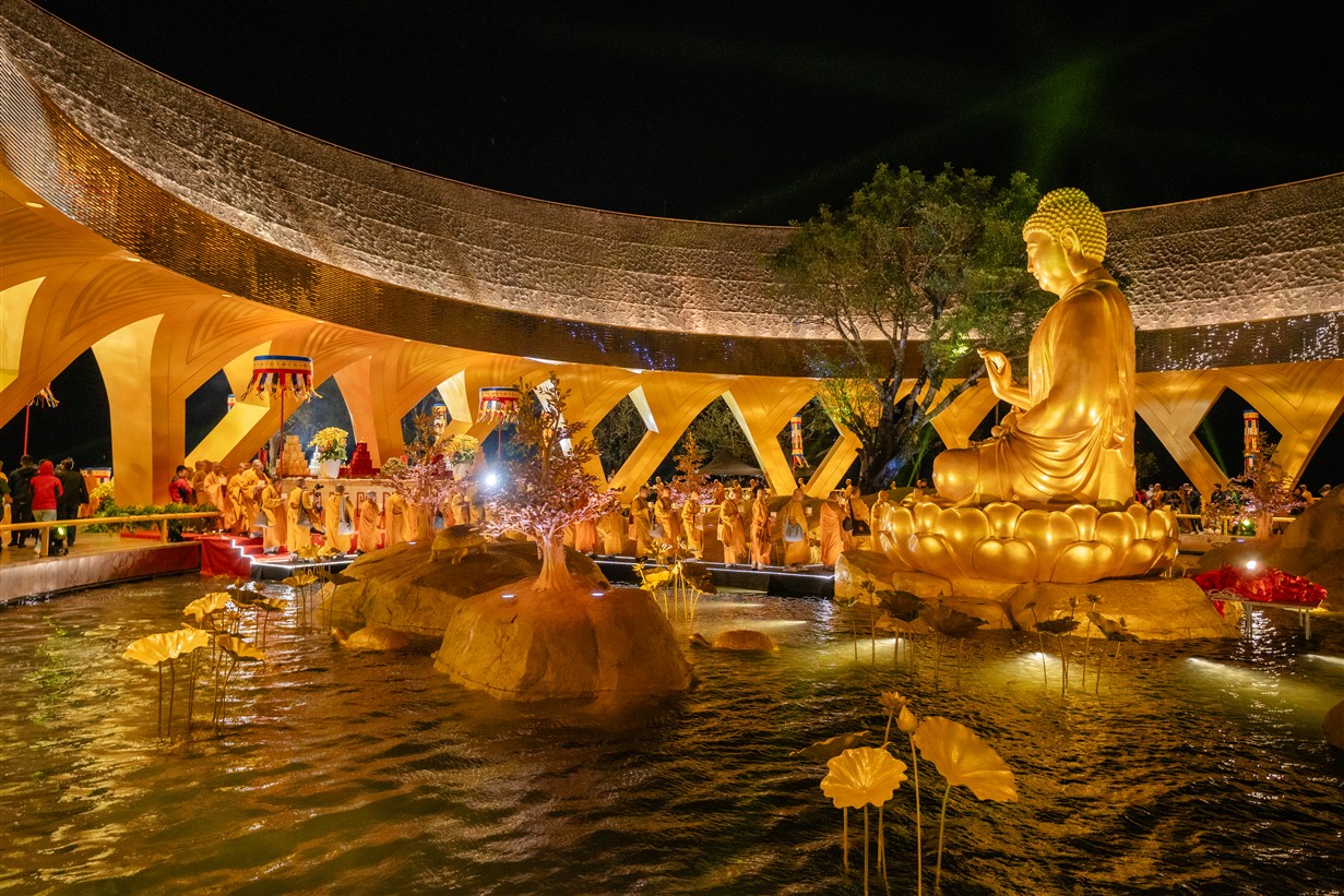 Lễ Tôn tượng Đức Phật Câu Na Hàm Mâu Ni