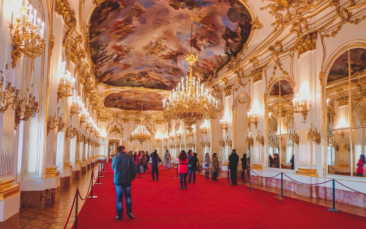 Cung điện Schönbrunn di sản UNESCO nổi tiếng tại Vienna