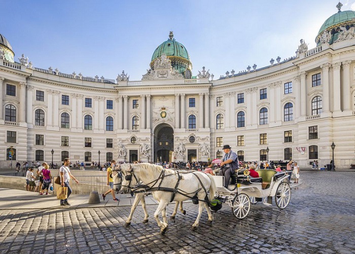 Cung điện Hofburg trung tâm quyền lực của triều đại Habsburg