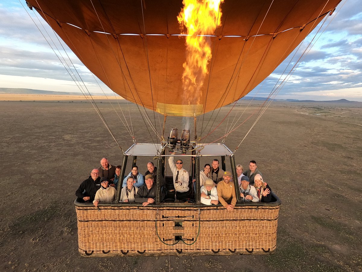 Khinh khí cầu trên Serengeti phù hợp với du khách muốn ngắm cảnh từ trên cao.
