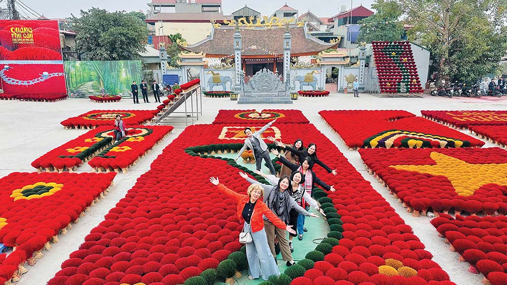 Làng Hương Quảng Phú Cầu