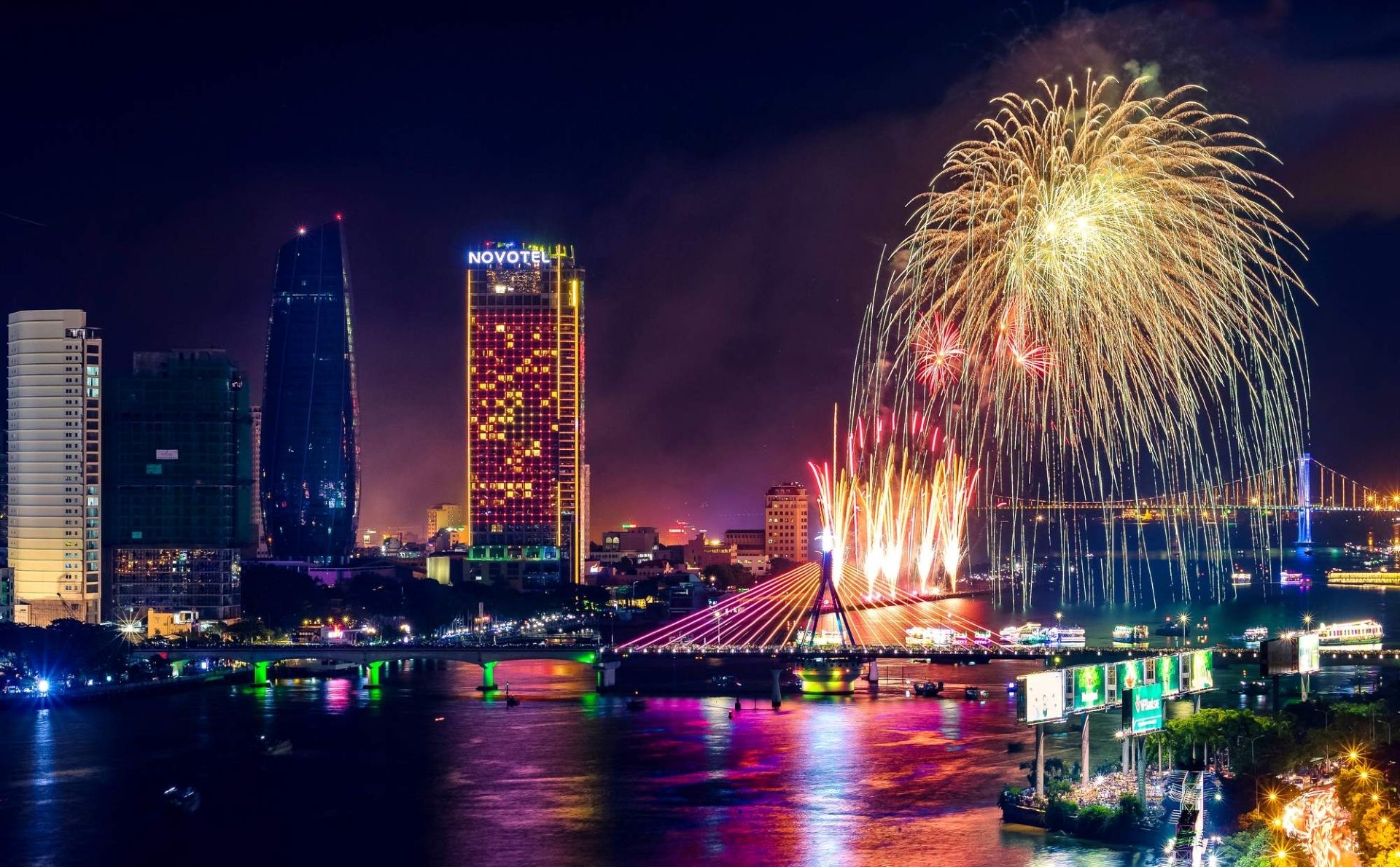 Màn pháo hoa nghệ thuật kể câu chuyện Đà Nẵng