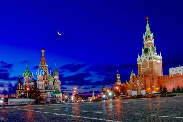 : Moscow về đêm lung linh ánh đèn giữa lòng nước Nga
