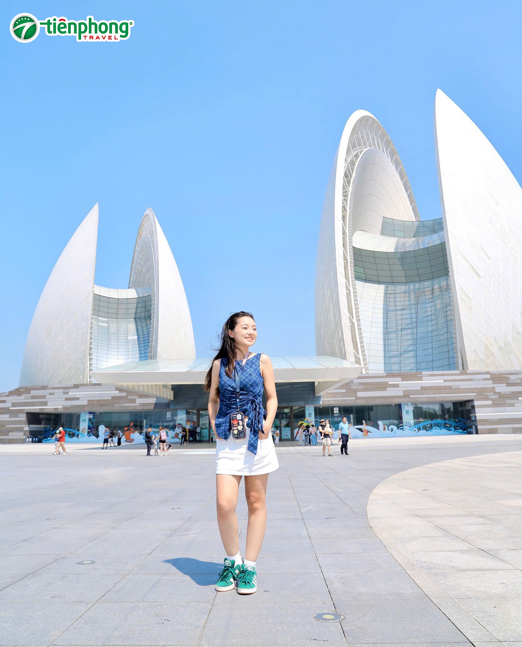 Những góc check in cực đỉnh cùng Nhà Hát Nhật Nguyệt Bối