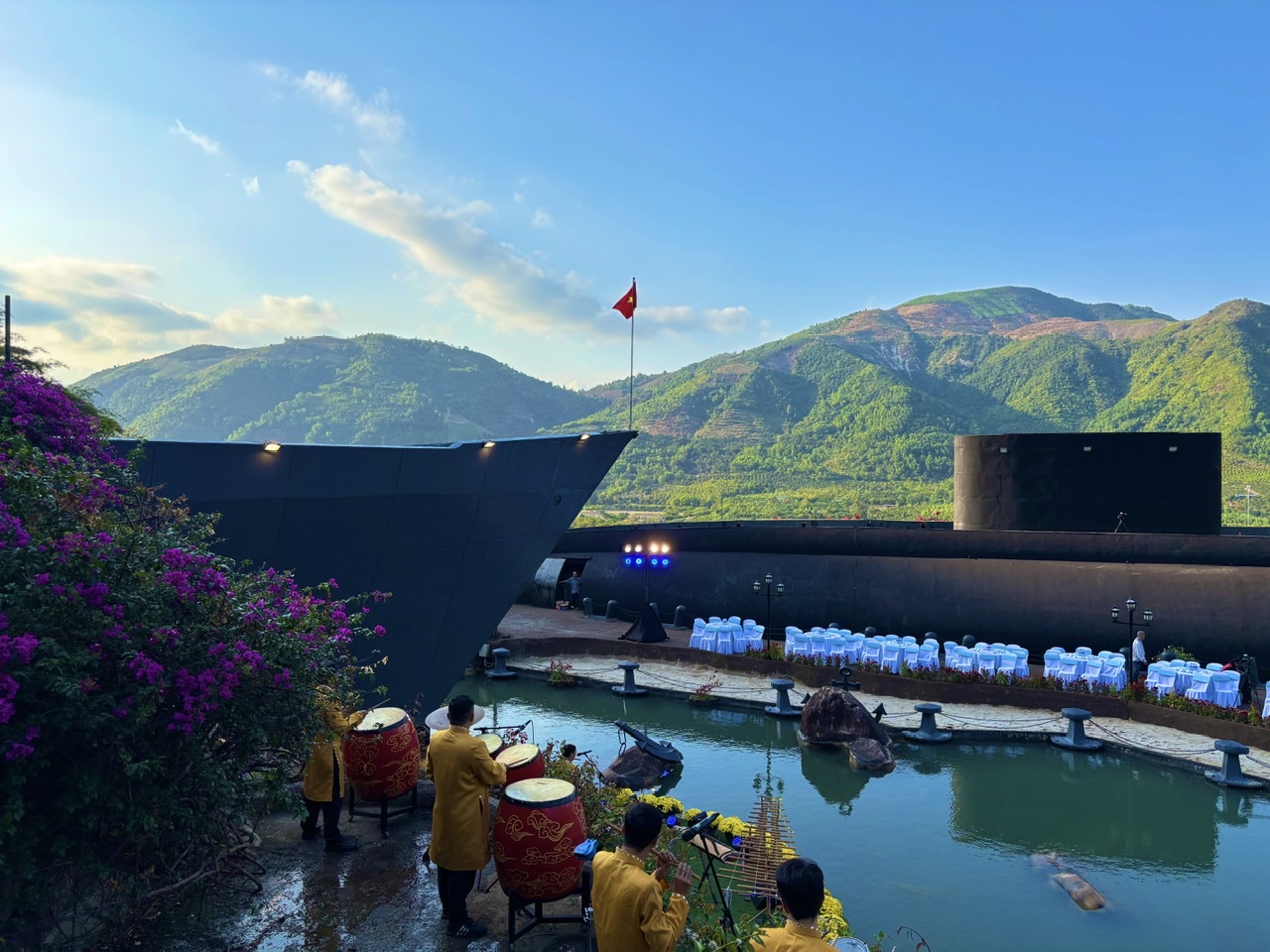 Khu du lịch Tàu Ngầm Nha Trang Impression giữa núi rừng
