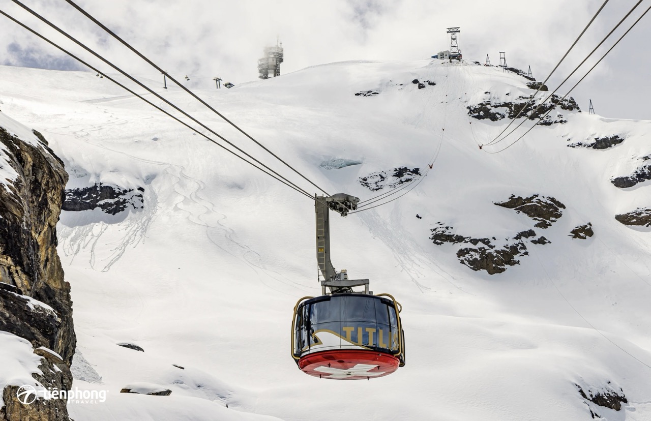 Trải nghiệm cáp treo xoay Rotair độc đáo tại Titlis