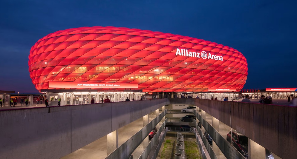 Sân vận động Allianz Arena hiện đại tại Munich