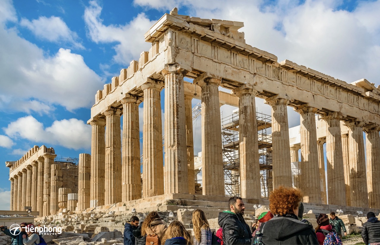 Đền Parthenon uy nghi trên đỉnh Acropolis