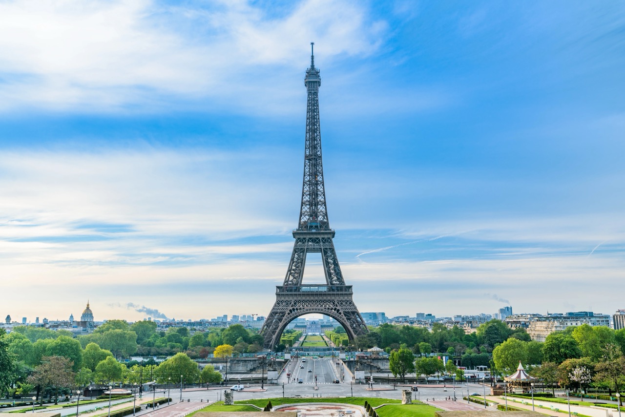 Tháp Eiffel Paris biểu tượng du lịch Pháp