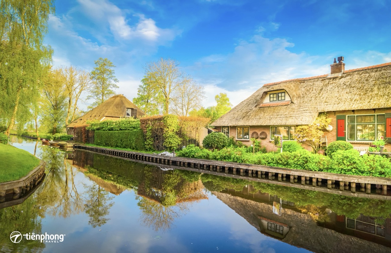 Giethoorn - Ngôi làng "Venice của Hà Lan" yên bình bên dòng kênh xanh