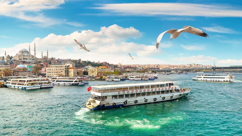 Du ngoạn giữa hai lục địa trên eo biển Bosphorus