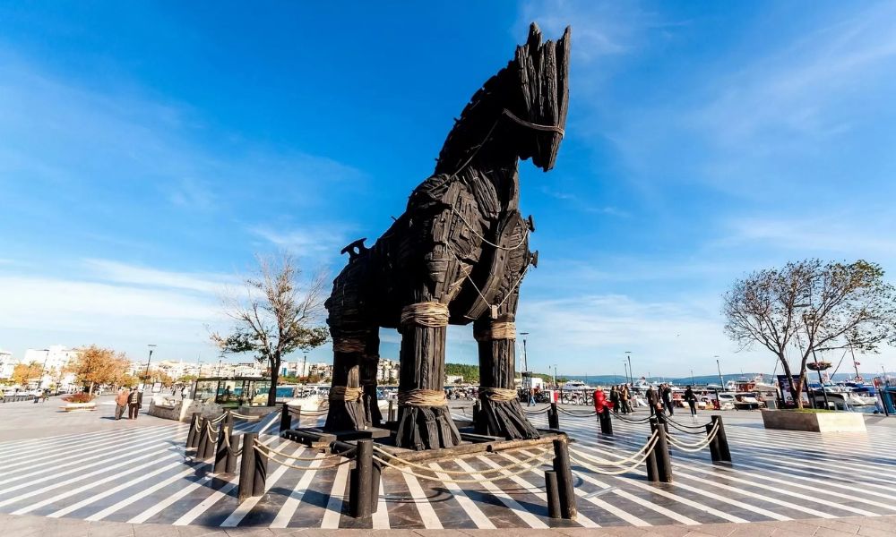Con ngựa gỗ thành Troy - Biểu tượng của trí tuệ và chiến thuật