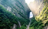 Tất tần tật về tour Phượng Hoàng cổ trấn chạm vào vẻ đẹp cổ kính và kỳ vĩ bậc nhất Trung Hoa