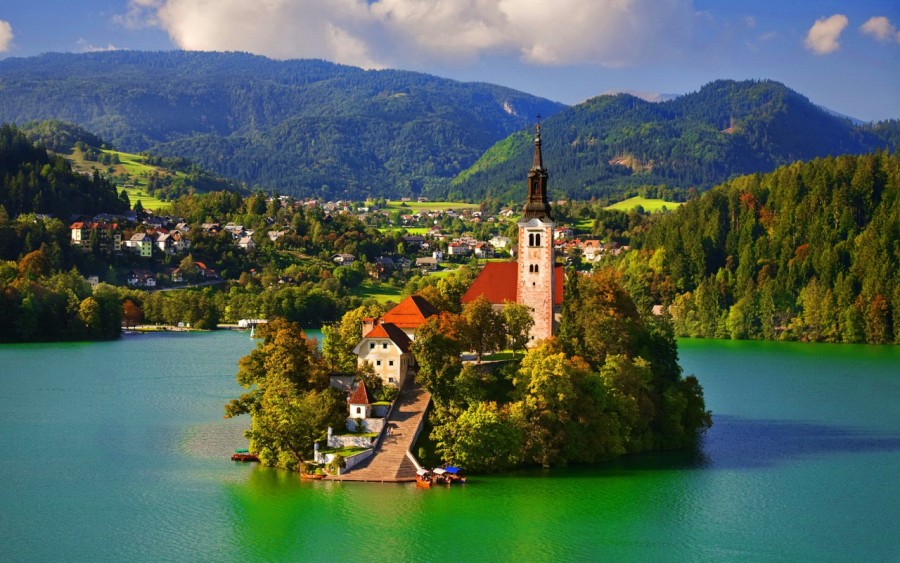 Hồ Bled: Viên Ngọc Cổ Tích Của Slovenia Với Truyền Thuyết Chiếc Chuông Chìm Đáy Nước