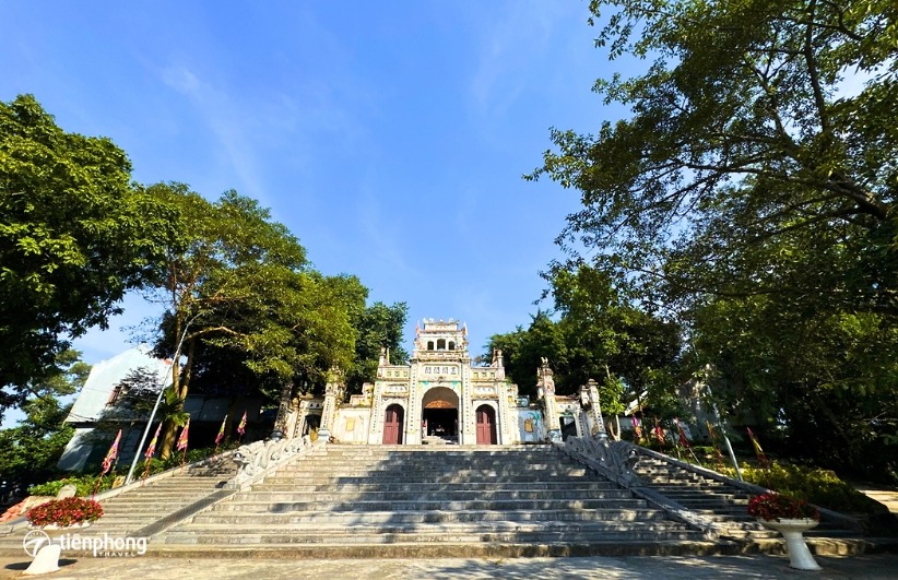 Giấc mộng Loa Thành thương nhớ: Đền Sái đánh thức hồn thiêng giữa sườn núi Thất Diệu