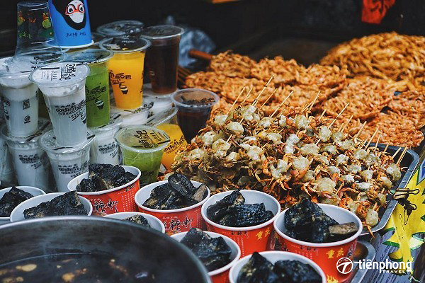 Top 5 món ăn đường phố độc chất vô nhị chỉ có ở Phượng Hoàng cổ trấn