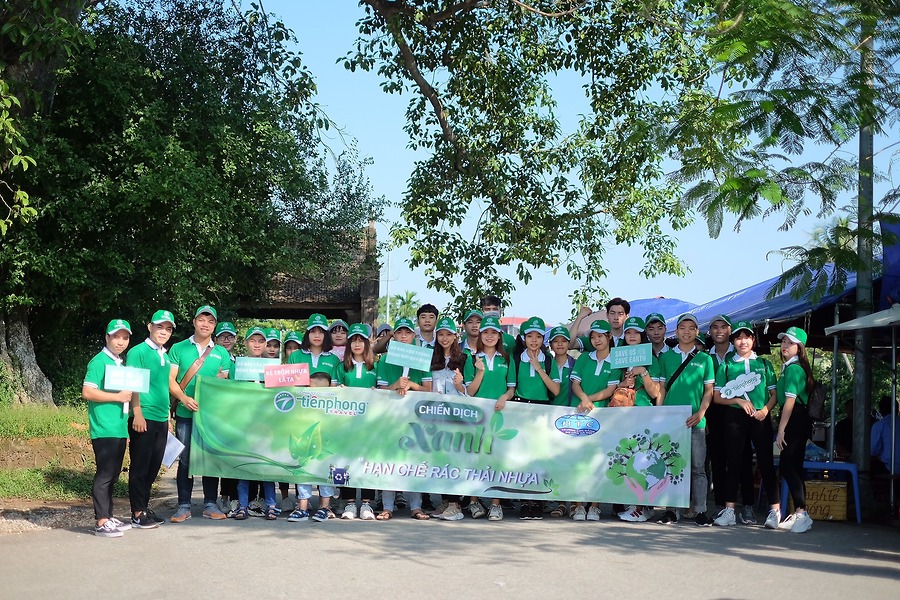Chiến dịch Xanh - Hạn chế rác thải nhựa tại làng cổ Đường Lâm 2019