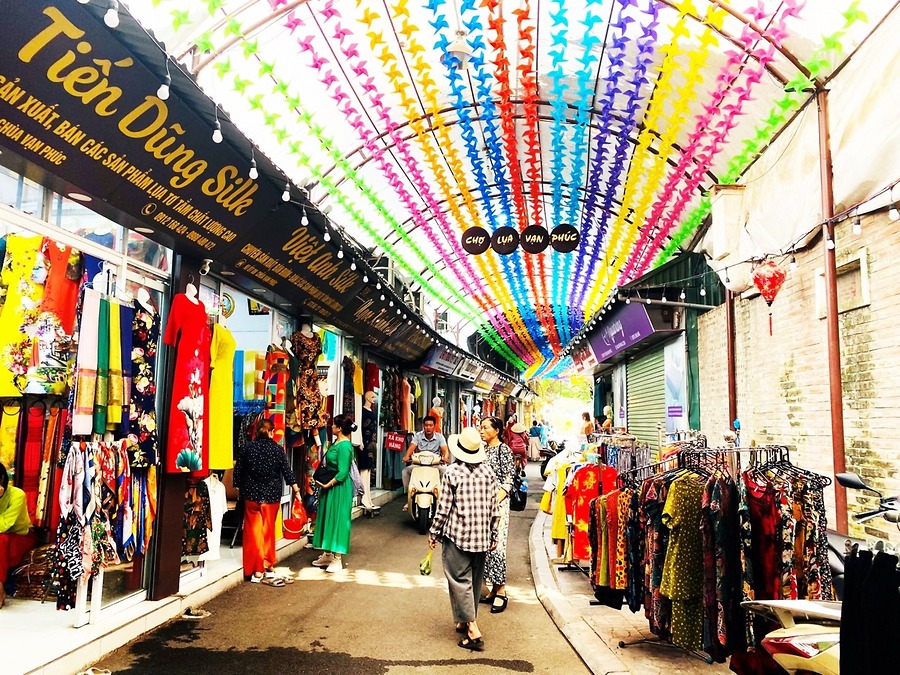 Theo nhịp thoi đưa về làng lụa Vạn Phúc, chạm vào hồn cốt Hà thành